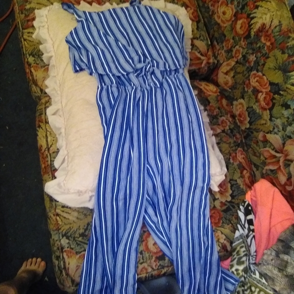 Jump suit - Picture 2 of 3